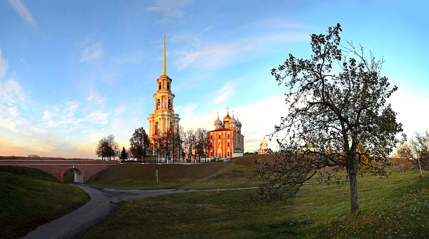 Рязанский кремль — купить гольфкар в Рязани